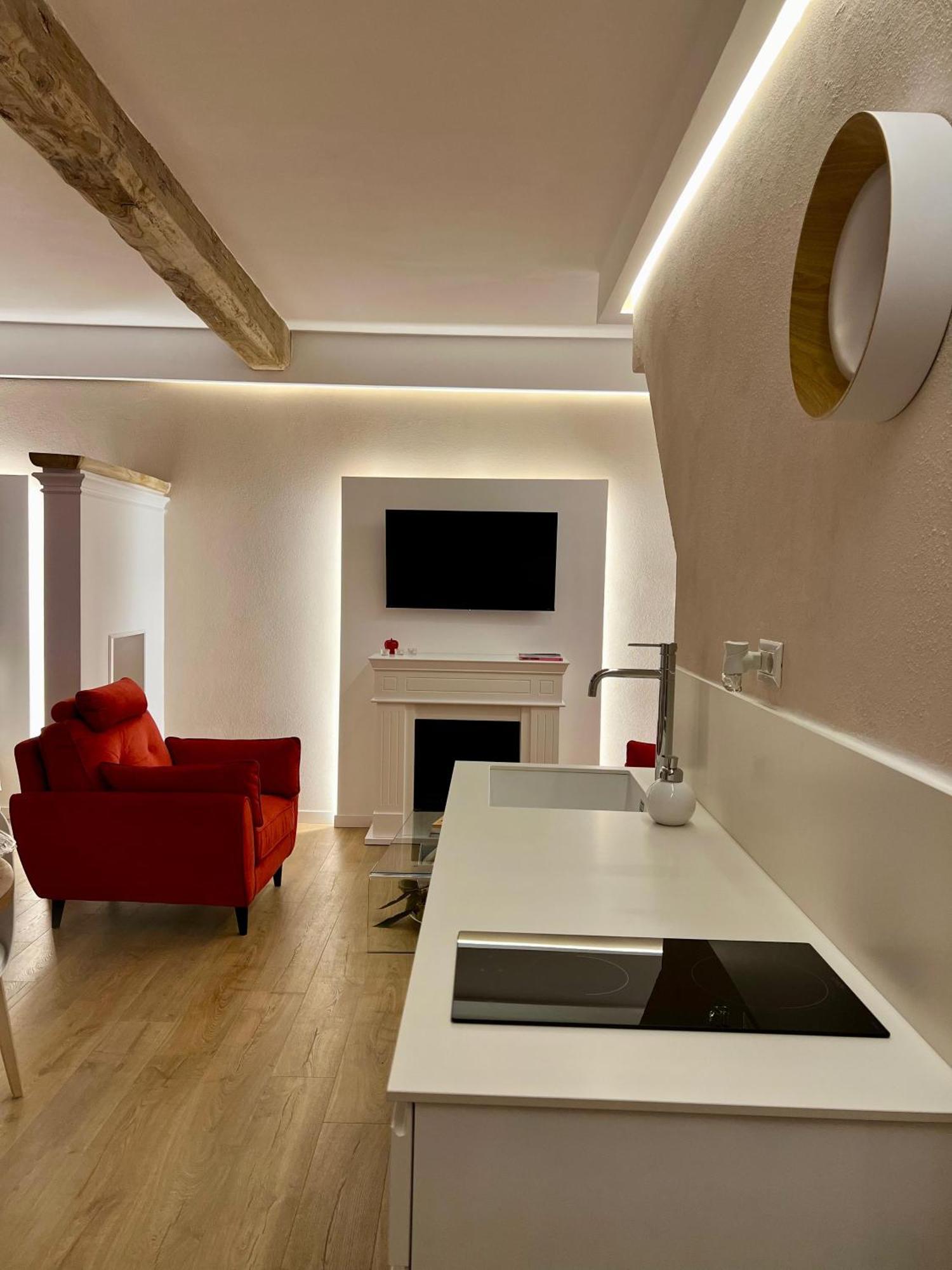 Elena'S Suite Sutri Extérieur photo
